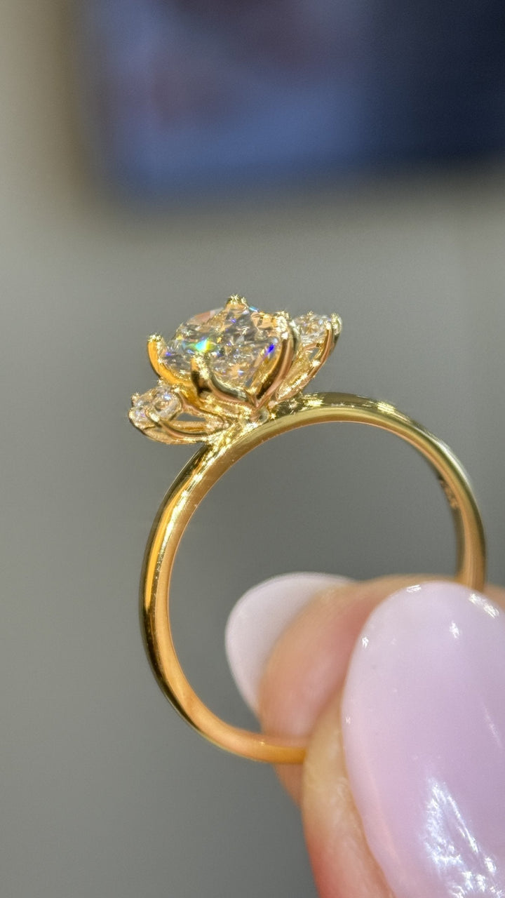 1.03 Ct Oval Lab-Grown Diamond Three-Stone Engagement Ring in 14K Yellow Gold — D/VVS2 IGI Certified — View 6