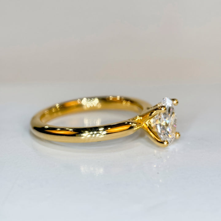 1.04 Ct Oval Lab-Grown Diamond Solitaire Engagement Ring in 14K Yellow Gold — D/VVS2 IGI Certified