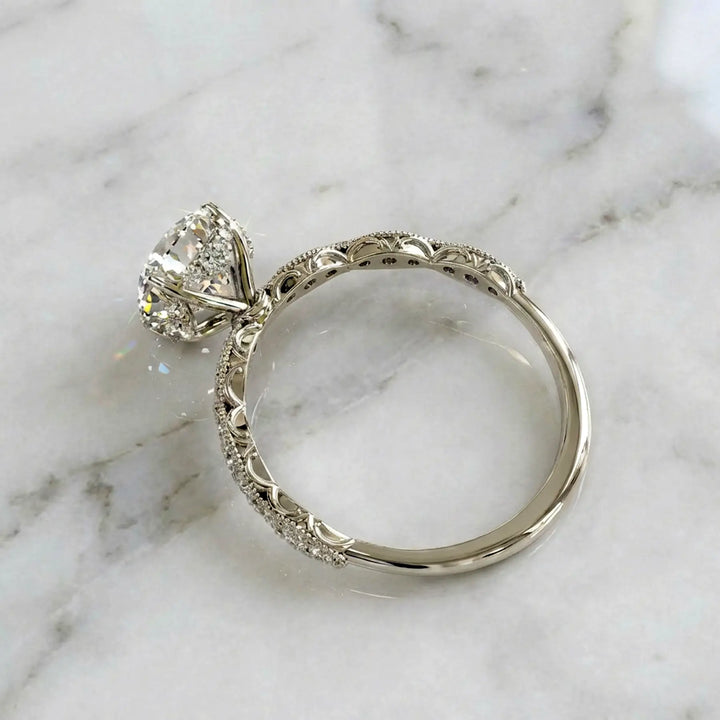 Elegant Round Lab-Grown Diamond Engagement Ring in Scalloped Band