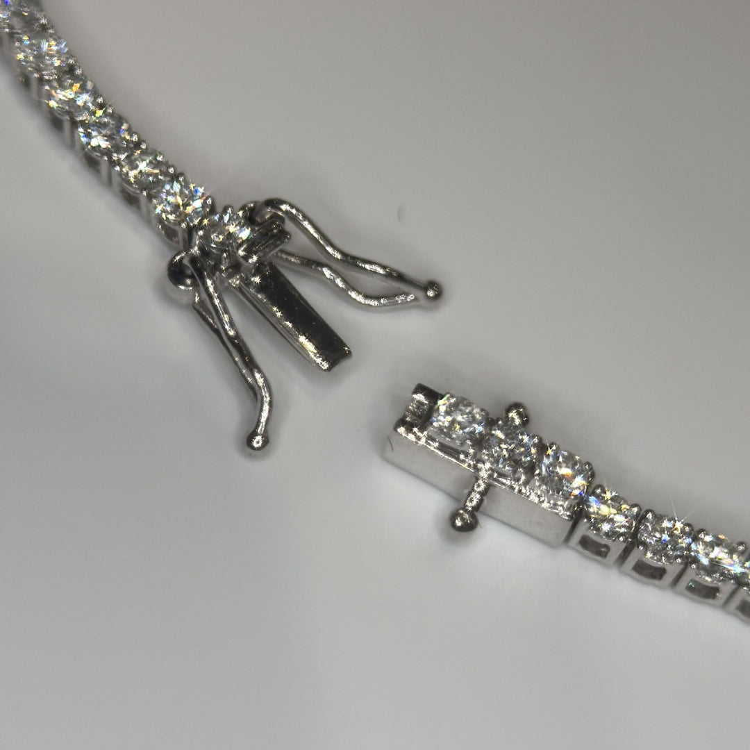 Open tennis bracelet clasp, tongue-and-box