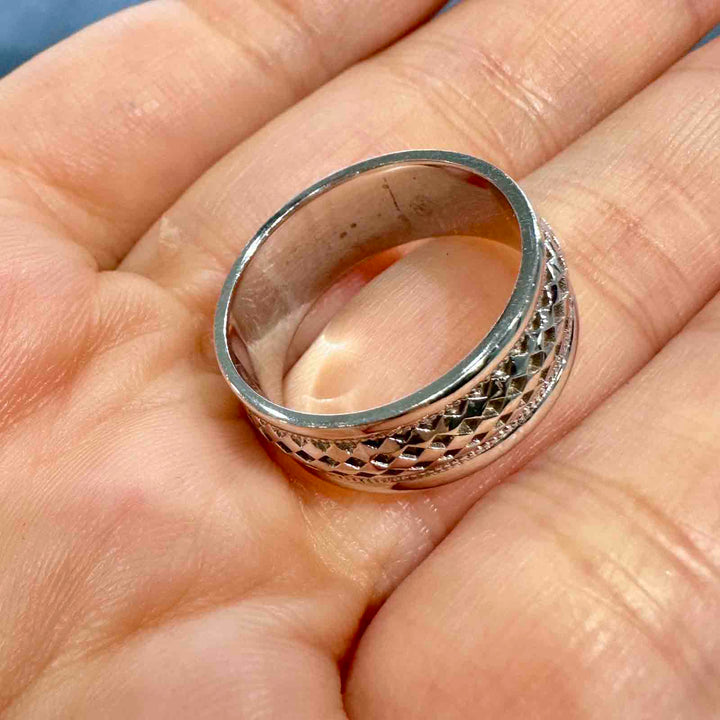 10K gold men's ring with textured center and polished borders, custom-made, 7.6 mm width.