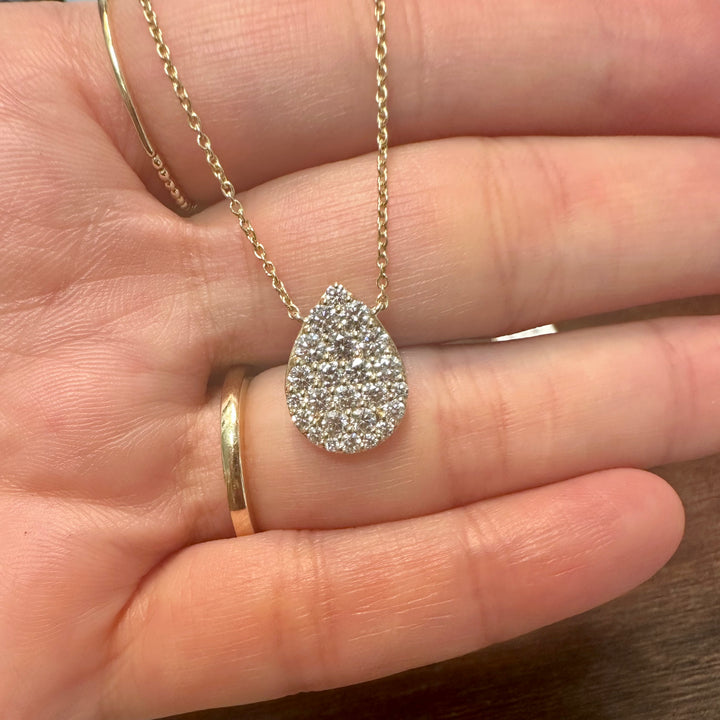 1 carat lab grown diamond necklace with VVS clarity and D-E color on yellow gold chain