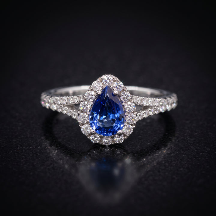 Chic Pear-Shaped Blue Sapphire Ring with Diamond Split Shank in 14K Gold