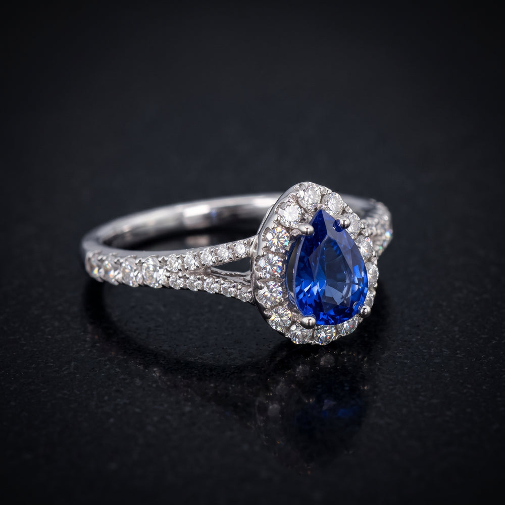 Chic Pear-Shaped Blue Sapphire Ring with Diamond Split Shank in 14K Gold