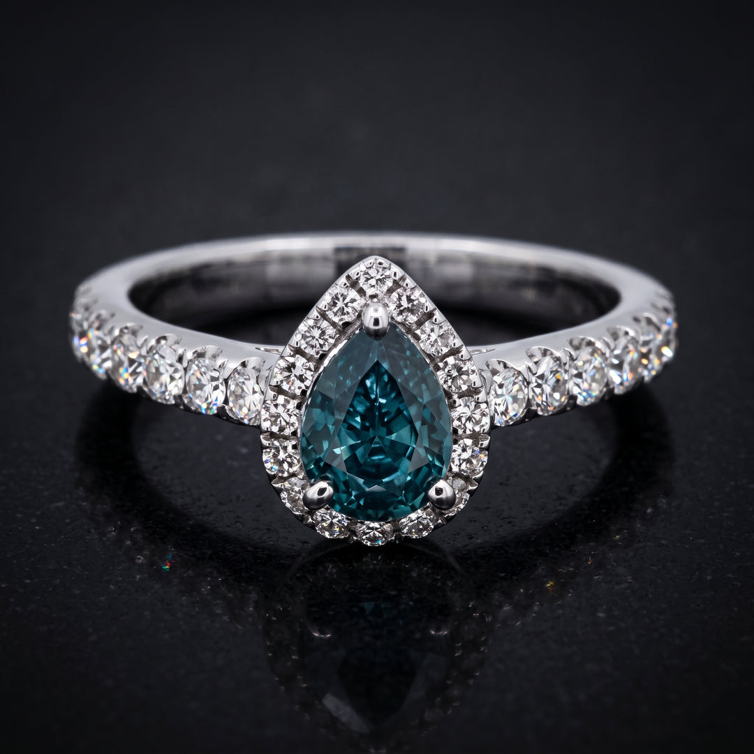 Elegant Pear-Shaped Blue Sapphire Halo Ring in 14K Gold with Diamonds