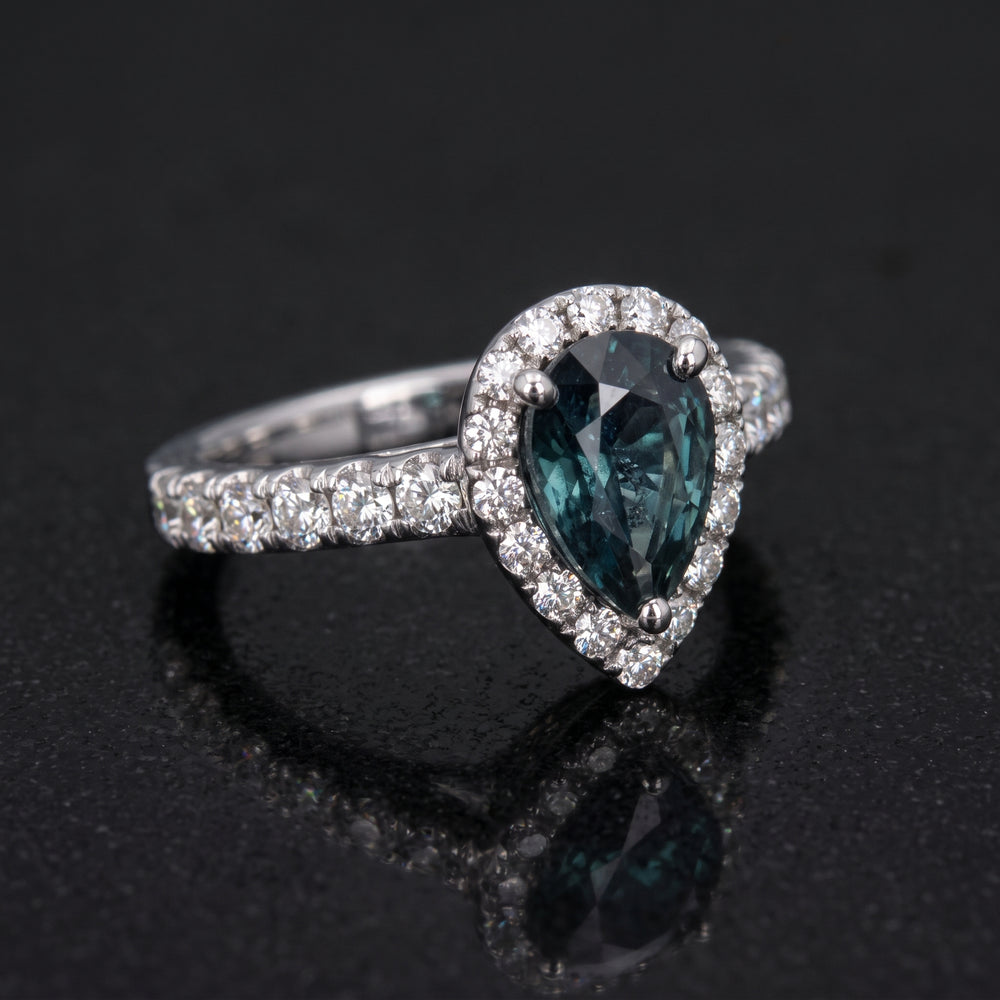 Elegant Pear-Shaped Blue Sapphire Halo Ring in 14K Gold with Diamonds