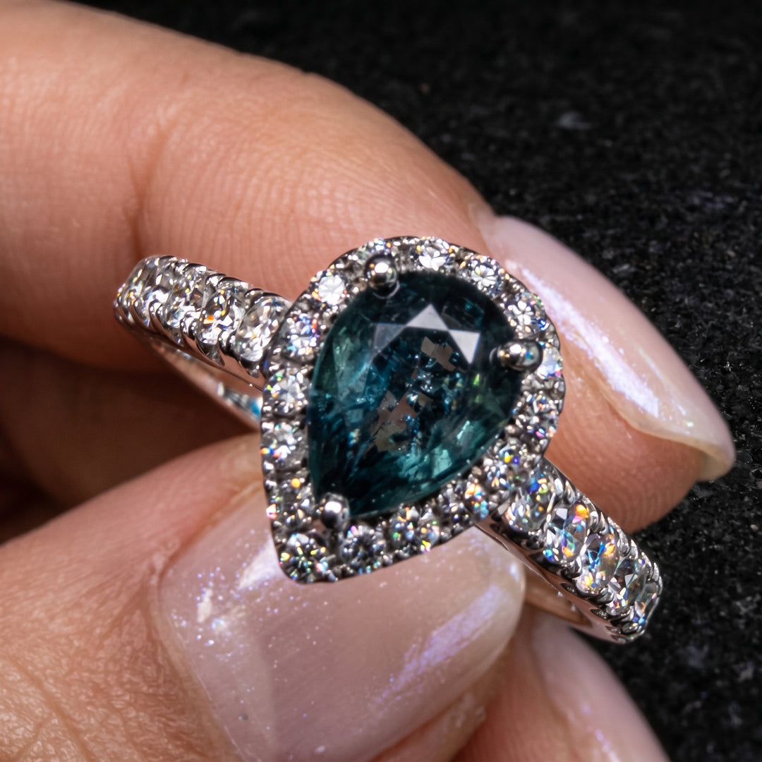 Elegant Pear-Shaped Blue Sapphire Halo Ring in 14K Gold with Diamonds
