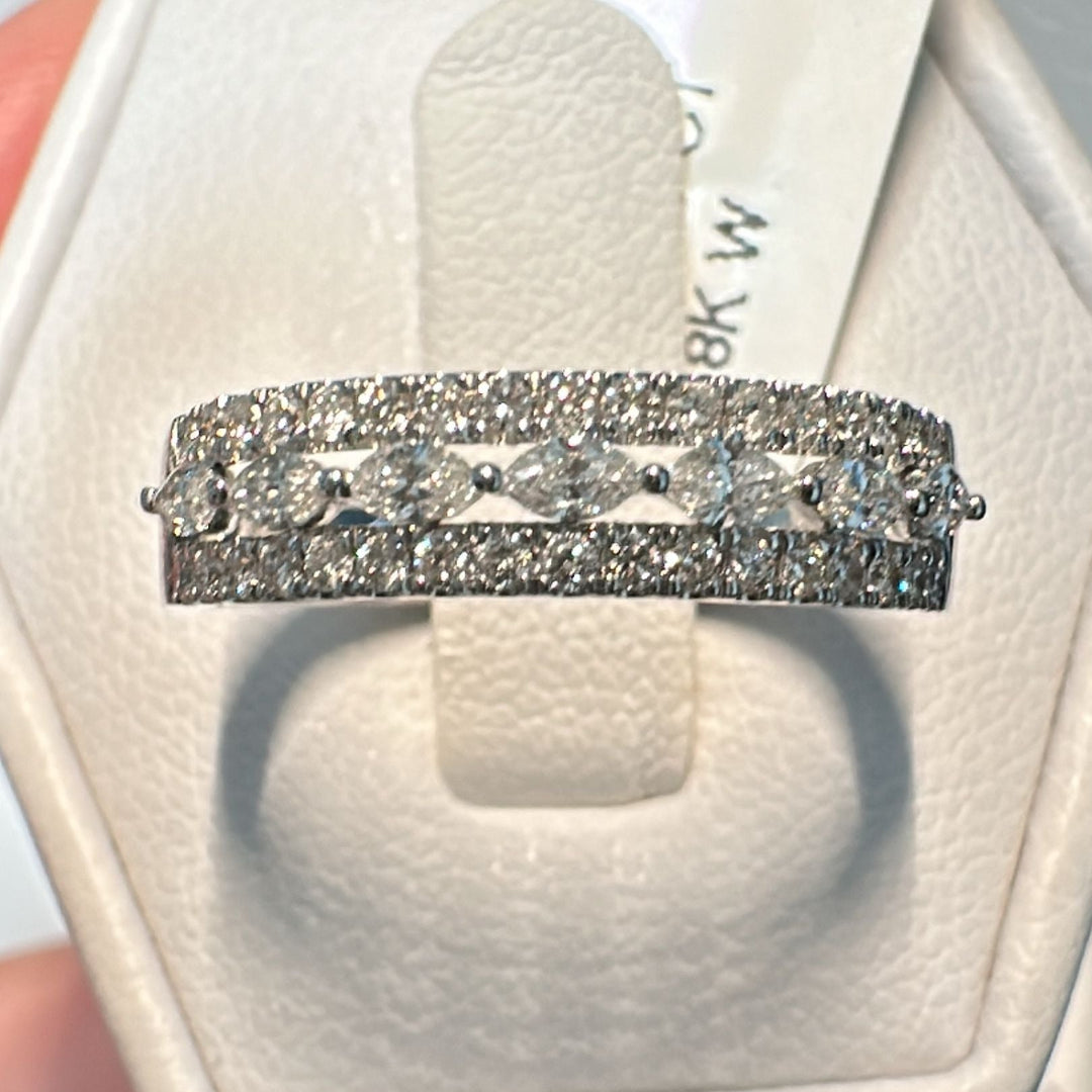  Diamond band with 0.46 CT marquise and pave-set natural diamonds.