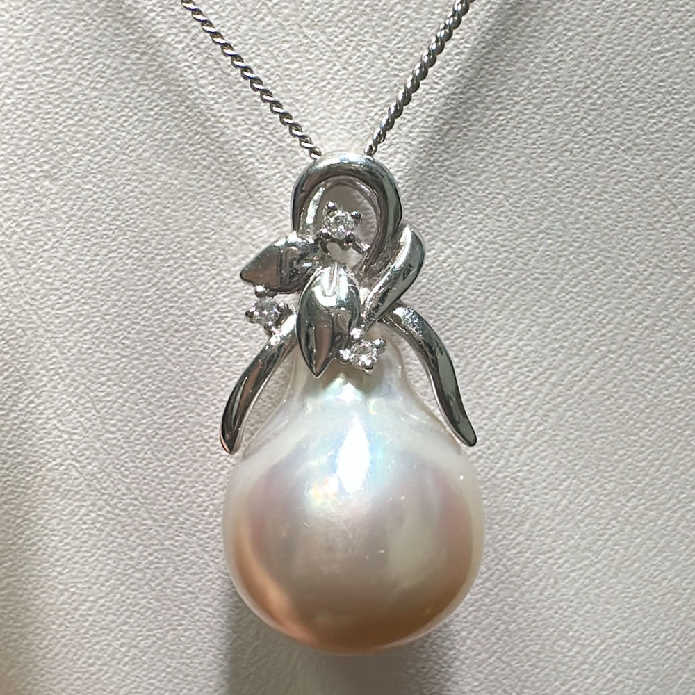 13.2mm AAA South Sea baroque pearl pendant in 14K white gold with diamonds.