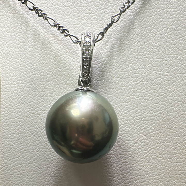 13.7mm AAA Tahitian pearl pendant in 18K white gold with diamonds and greenish overtone.