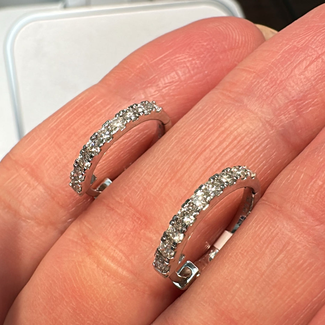 0.45 CT natural diamond hoop earrings in 18K white gold, 15mm diameter.