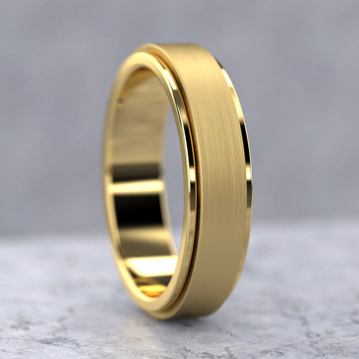 men’s brushed center band with polished step edges in 5.9 mm width