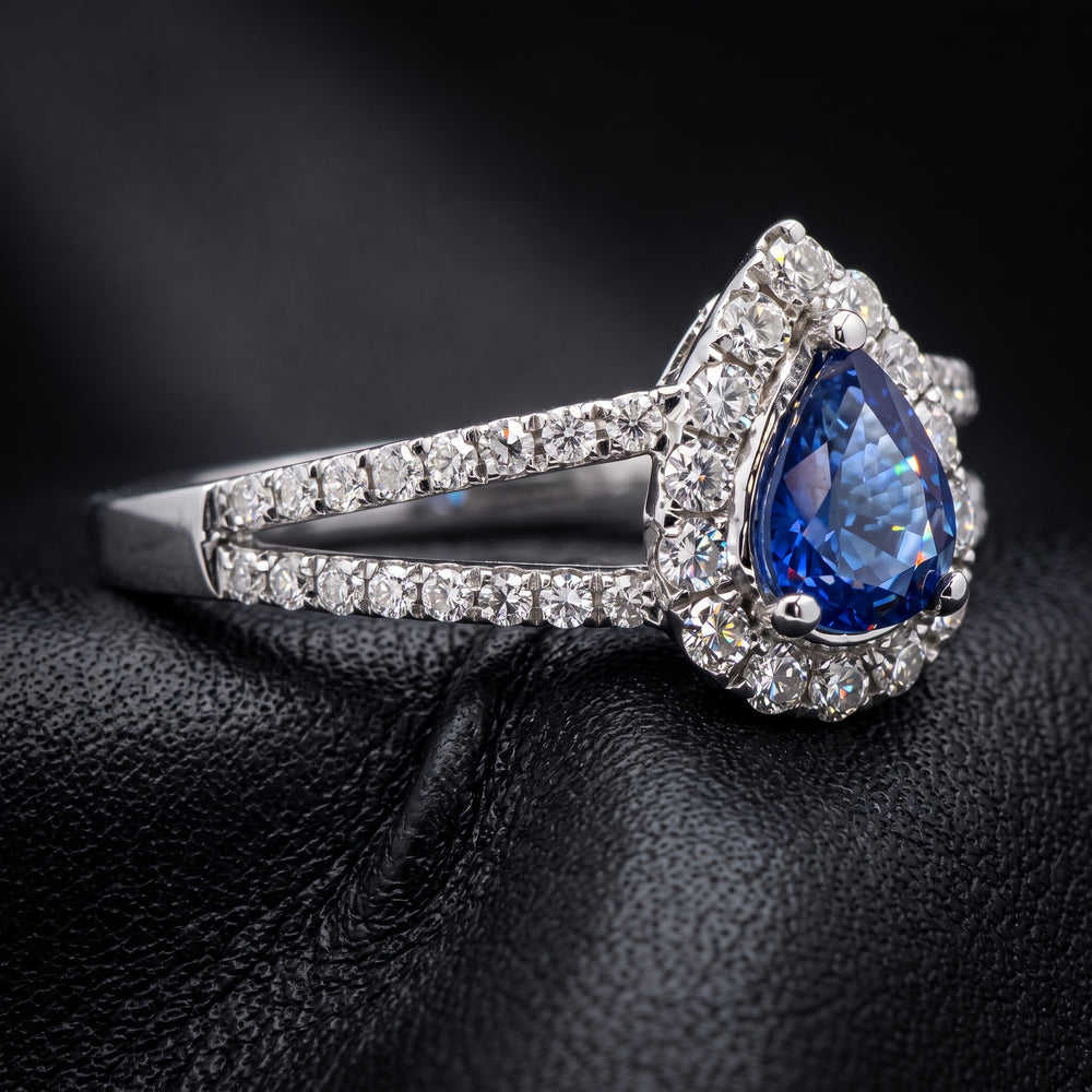 Elegant Pear-Shaped Natural Blue Sapphire Ring