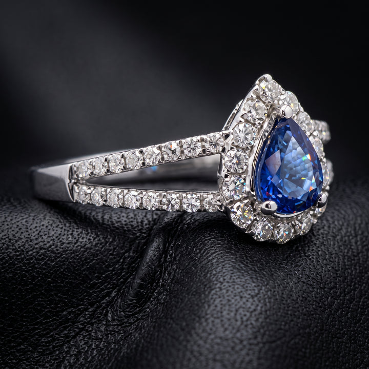 Elegant Pear-Shaped Natural Blue Sapphire Ring