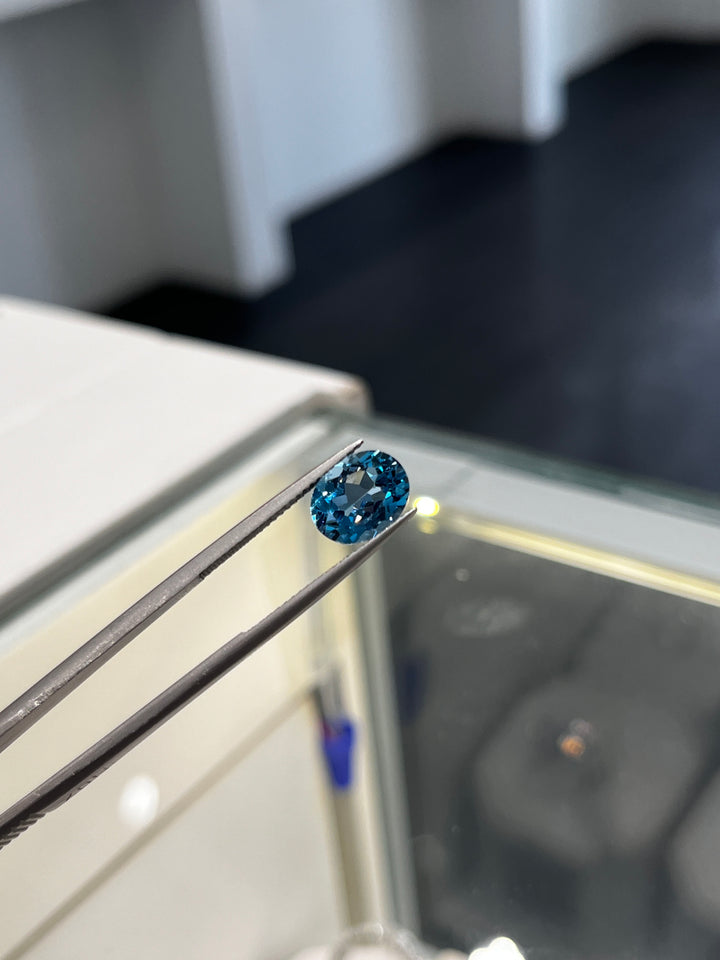 Oval blue topaz 3.25ct loose gemstone