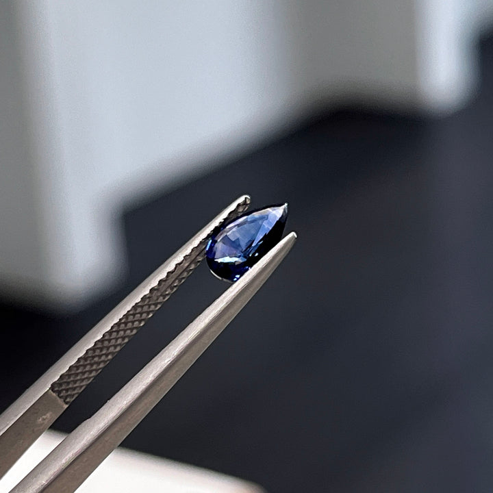 Pear-shaped blue sapphire 0.85ct loose gemstone