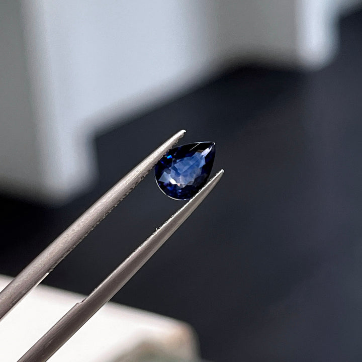 Pear-shaped blue sapphire 0.85ct loose gemstone