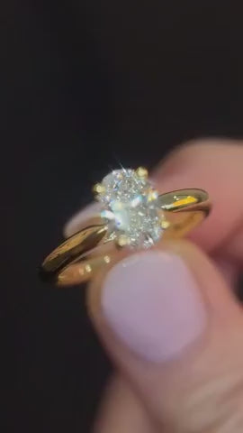 1.04 Ct Oval Lab-Grown Diamond Solitaire Engagement Ring in 14K Yellow Gold — D/VVS2 IGI Certified — Product video
