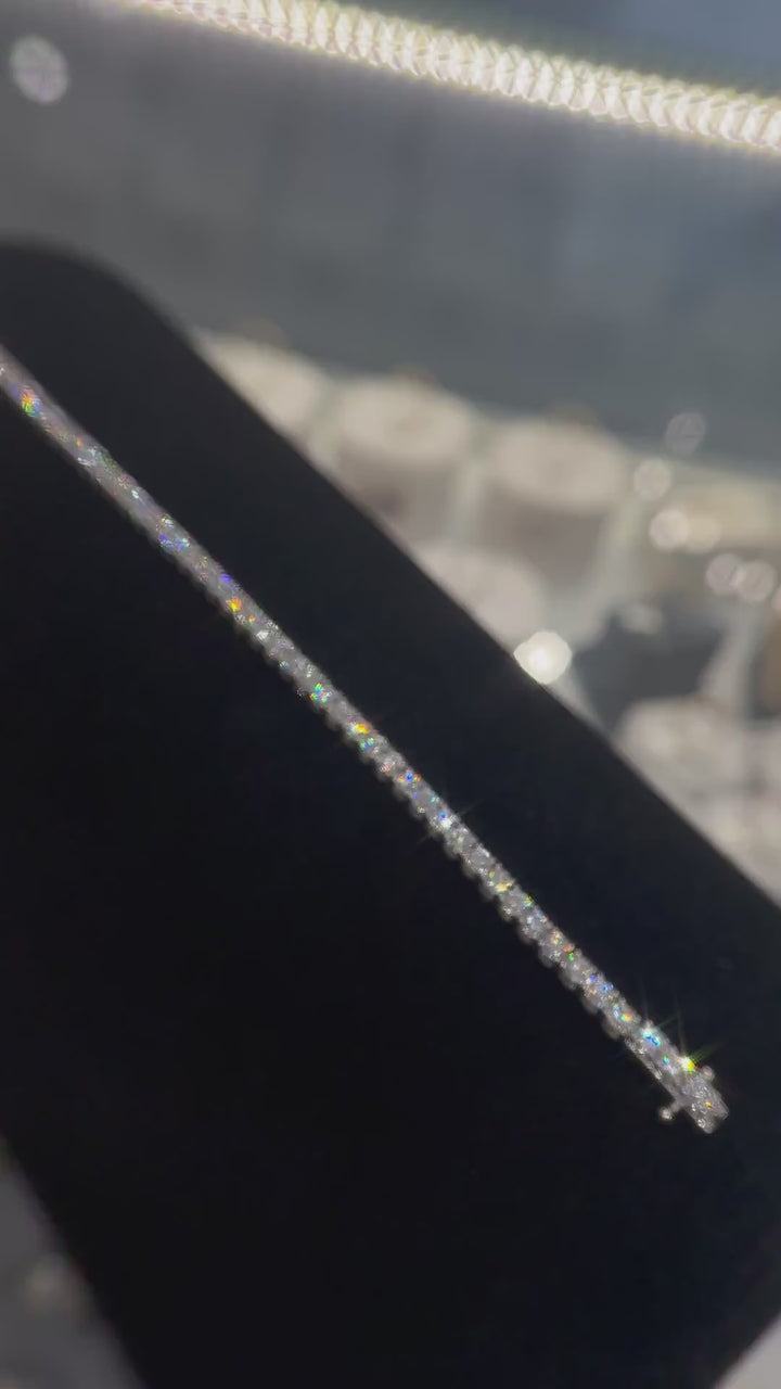Studio video of the 8.25 carat lab-grown diamond tennis bracelet
