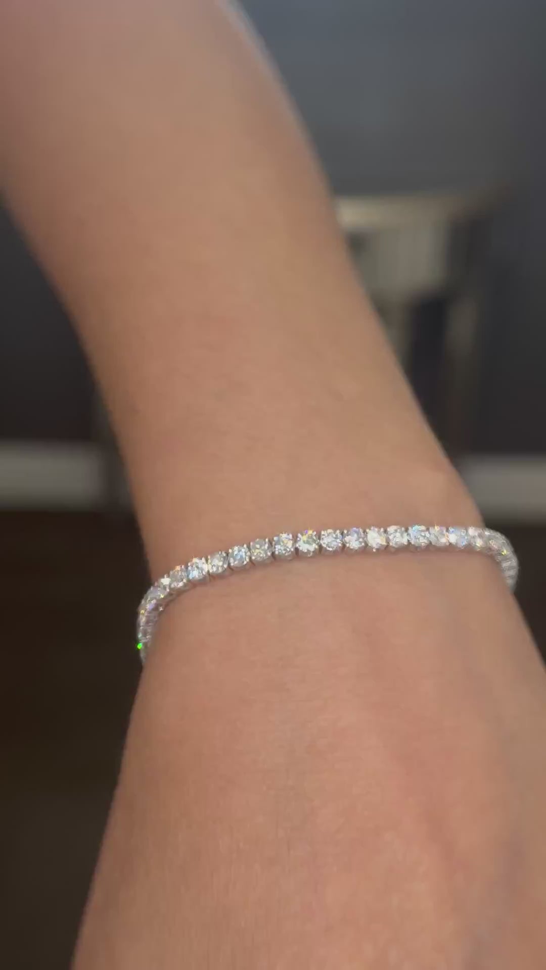 Video of the 6.00 carat tennis bracelet on a woman’s wrist