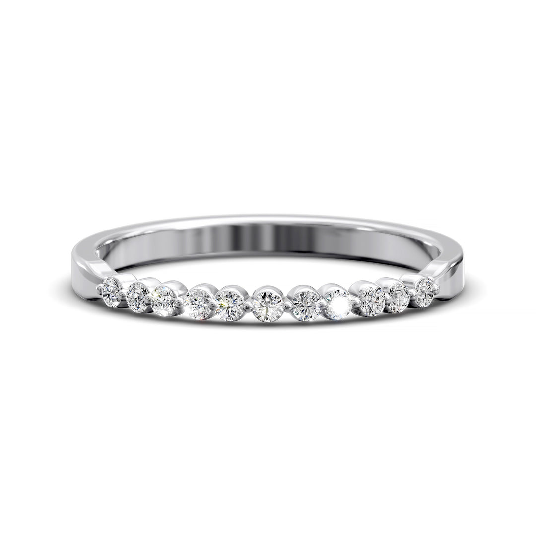 Tapered band with shared prong set round diamonds in minimalist design