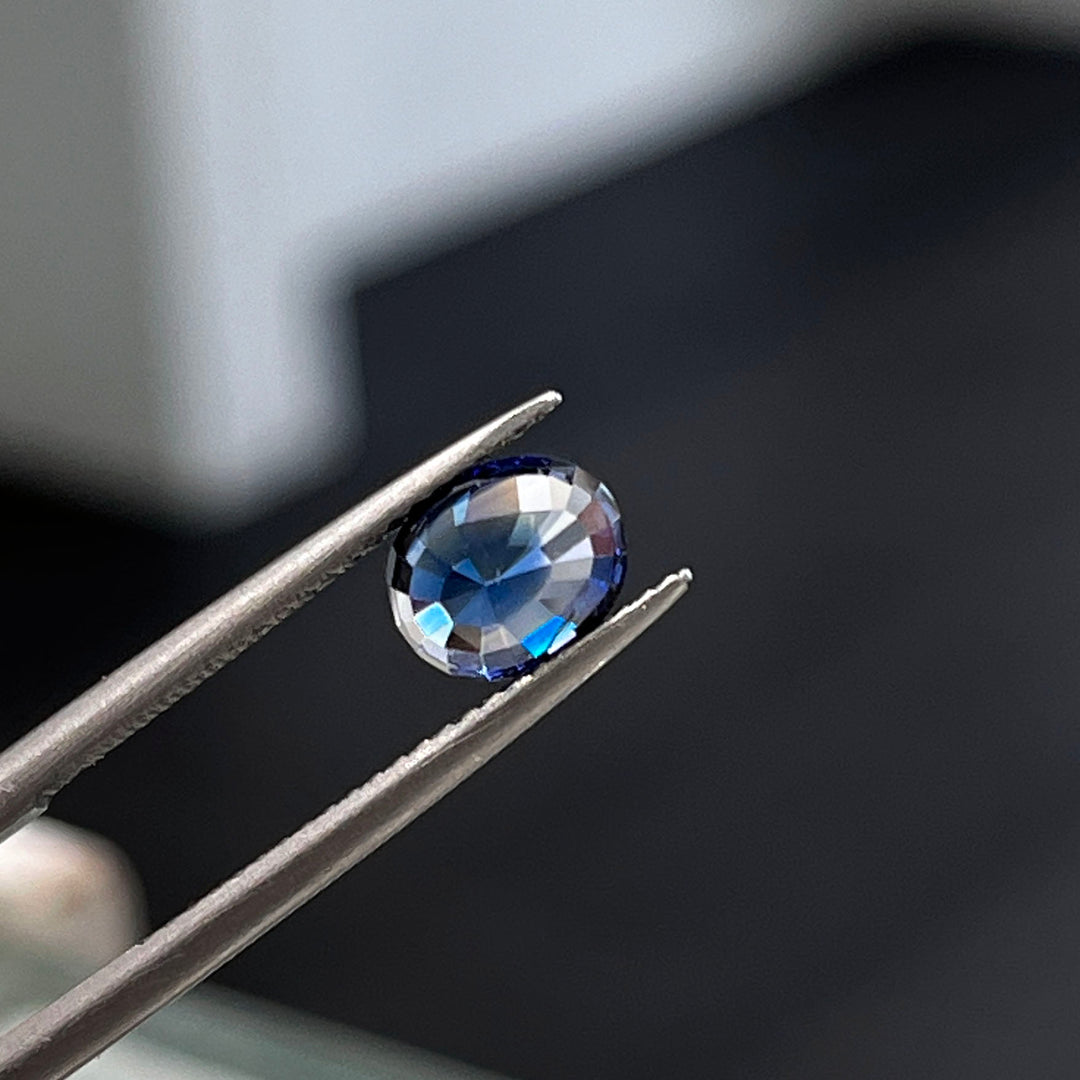 Unheated pear-shaped dark blue sapphire 1.54ct loose gemstone
